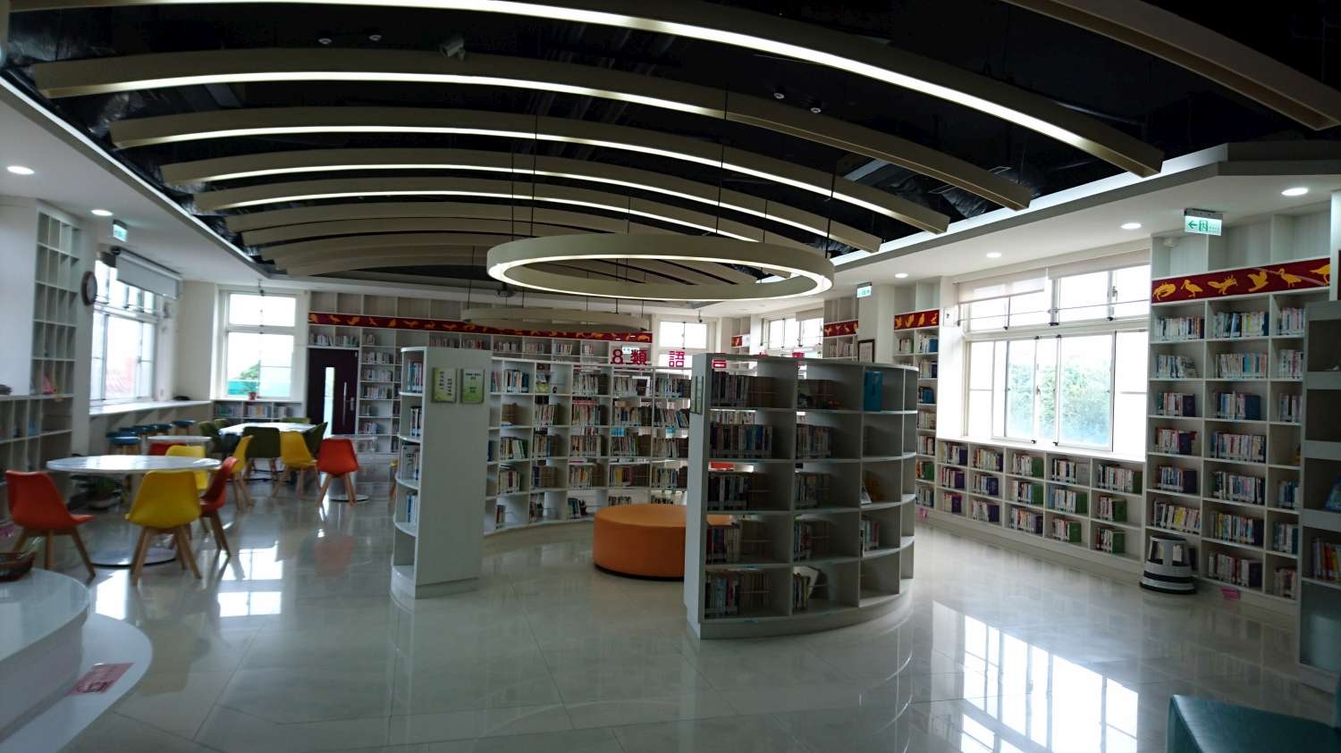 文化局圖書館暫停服務期間，民眾可至其他分館使用閱覽服務。|圖一：鹽水分館|