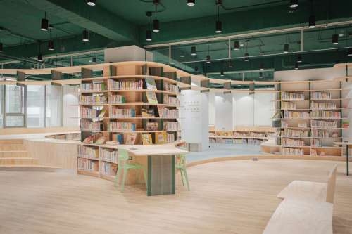 圖書館龍山分館在2樓打造出一整層親子閱讀專屬空間。