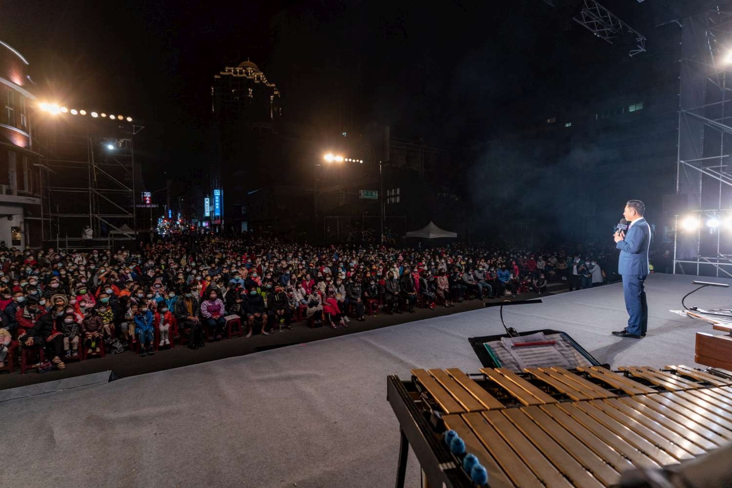 光臨藝術節壓軸戶外公演「朱宗慶打擊樂團」，現場約2千人同樂。