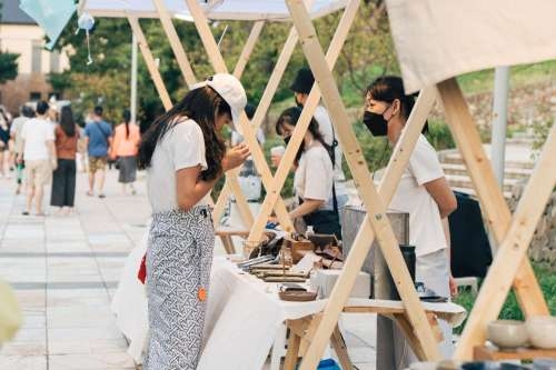 「2022新竹市玻璃設計藝術節」周末邀請工藝、生活、飲食等近40家品牌加入｢透明市集」行列
