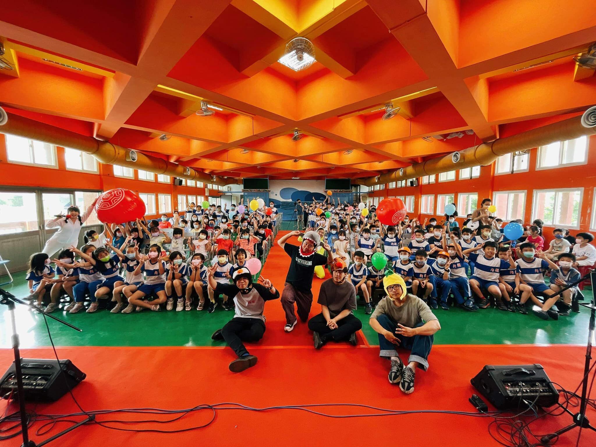 音樂劇《人類森友會》至新竹市內湖國小巡演。