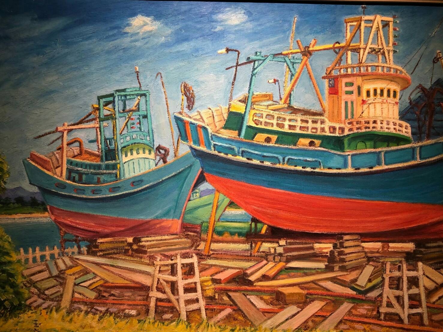 南寮漁港漁船(早期南寮漁港漁船，岸邊造船景色，如今風華還在值得回憶)